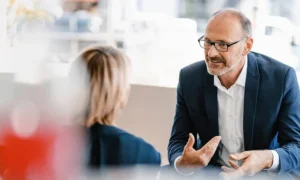 5 Key Factors to Consider When Hiring a Lawyer.